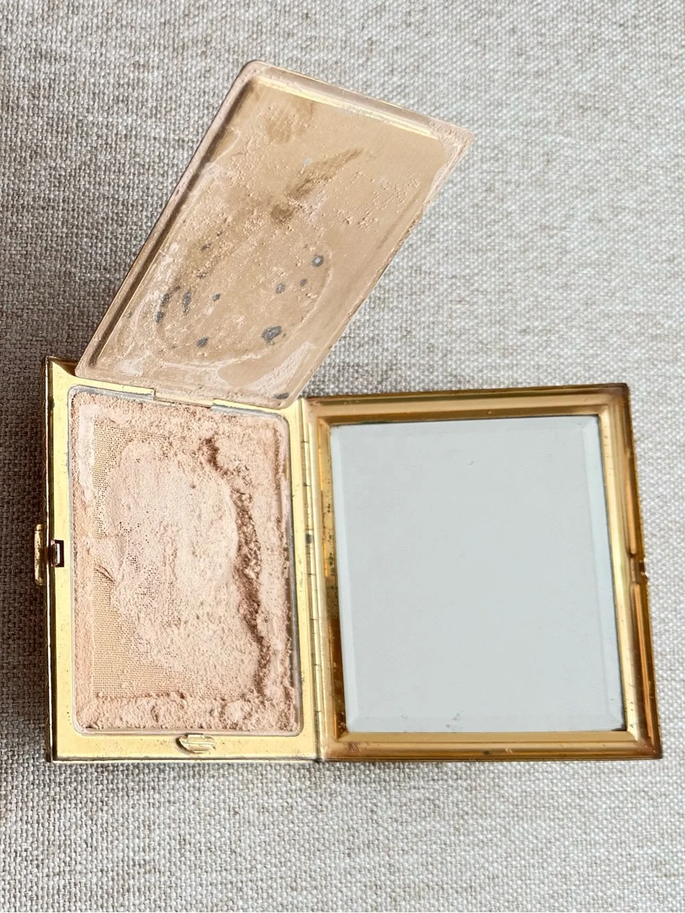 Vintage 1960s Christian Dior Swiss Made Powder Compact Gold Basketweave Mesh